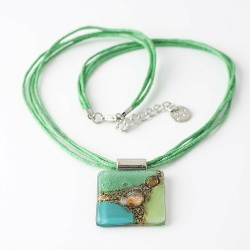 שרשרת קובה ירוק תכלת שרשרת קובה ירוק תכלת