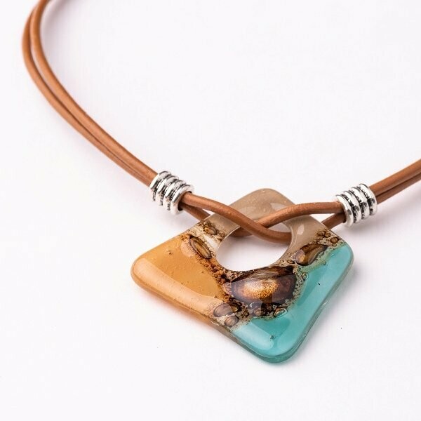 שרשרת ג'אז קאמל תכלת שרשרת ג'אז קאמל תכלת