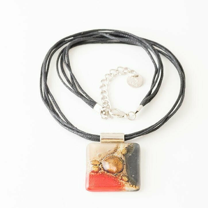 שרשרת קובה אדום שחור שרשרת קובה אדום שחור