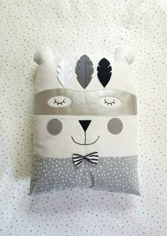 דוב אינדיאני שחור לבן