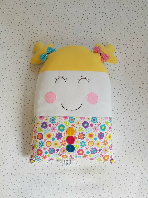 ילדה צהוב פרחוני ילדה צהוב פרחוני