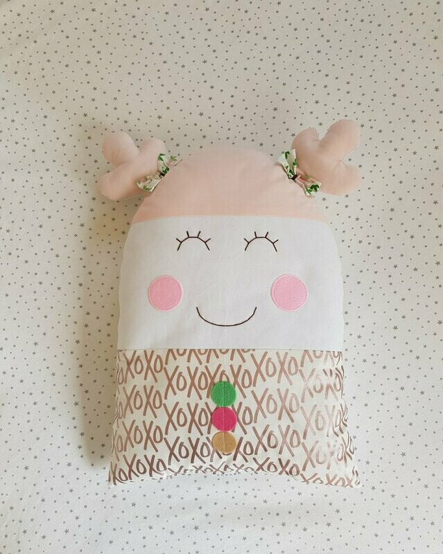 ילדה ורוד זהב ילדה ורוד זהב