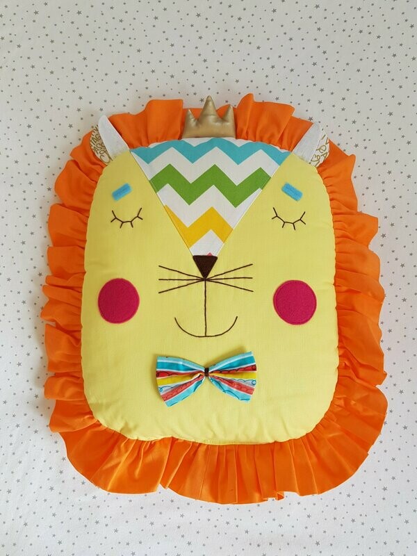 אריה כתום אריה כתום