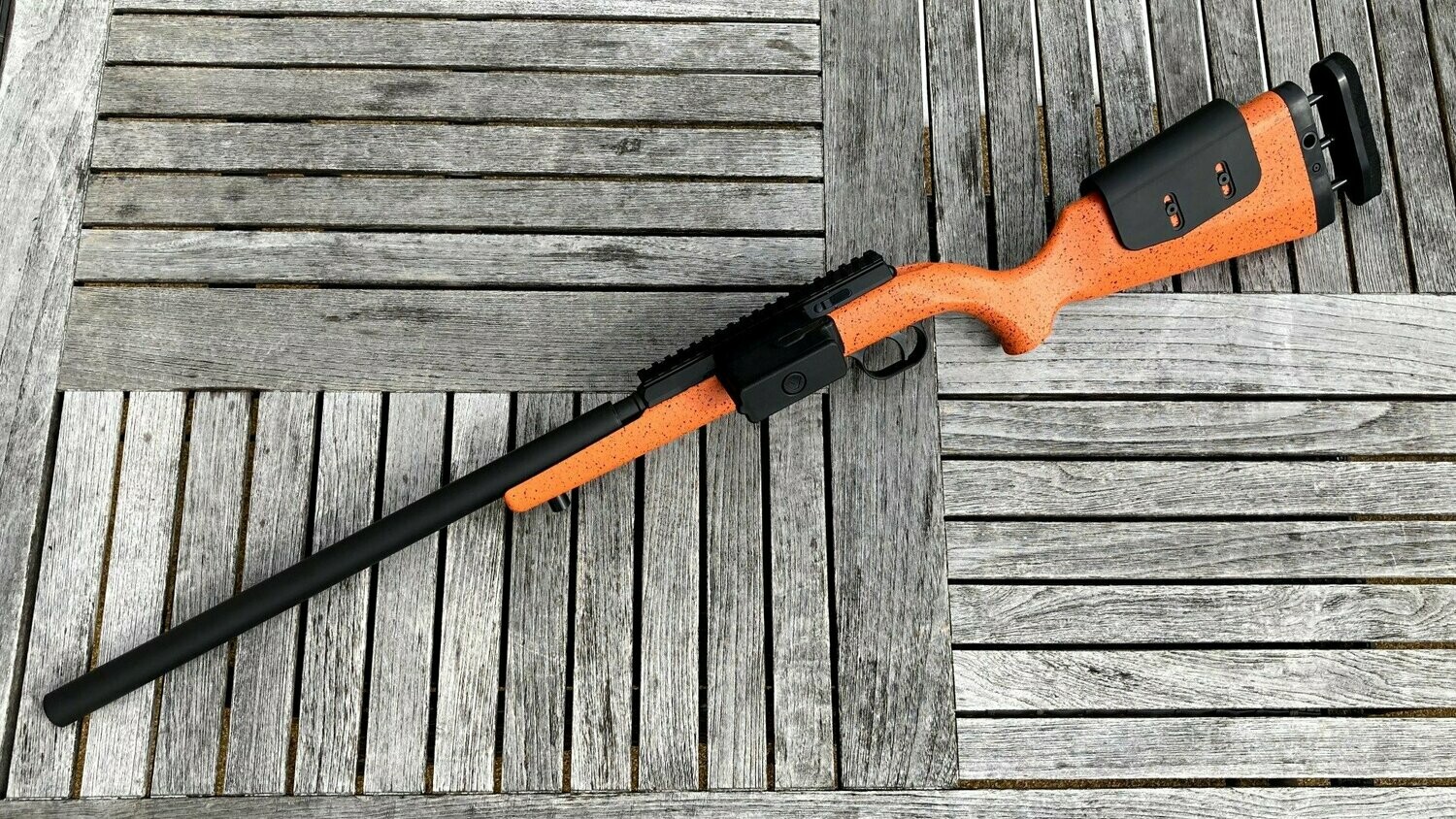 VOERE S16 SPECIAL EDITION "HUNTER ORANGE" - Schonzeit Repetierbüchse mit Integral Schalldämpfer