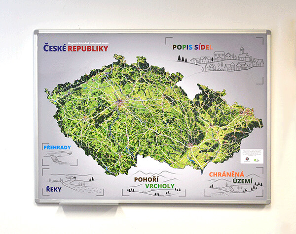 Magnetická ručně malovaná mapa ČR v hliníkovém rámu - 120 x 90