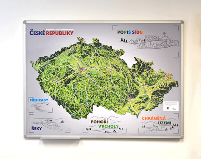 Magnetická ručně malovaná mapa ČR v hliníkovém rámu - 150 x 100