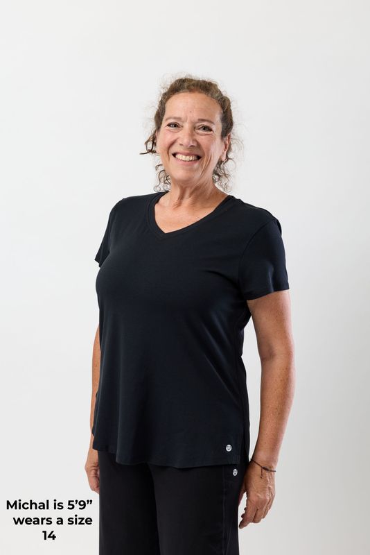 Women’s V-neck Bum-Covering Soft Stretch Natural Fibre Top Women’s V-neck Bum-Covering Soft Stretch Natural Fibre Top