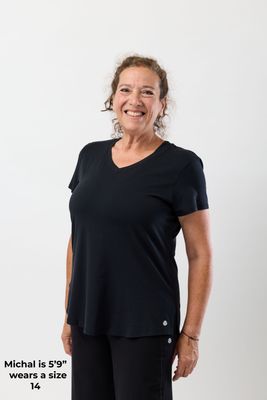 Women’s V-neck Bum-Covering Soft Stretch Natural Fibre Top Women’s V-neck Bum-Covering Soft Stretch Natural Fibre Top