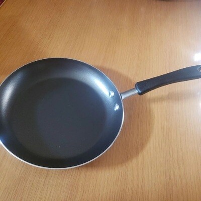 Farberware Frying Pan 8" nonstick (riveted handle) Farberware Frying Pan 8" nonstick (riveted handle)