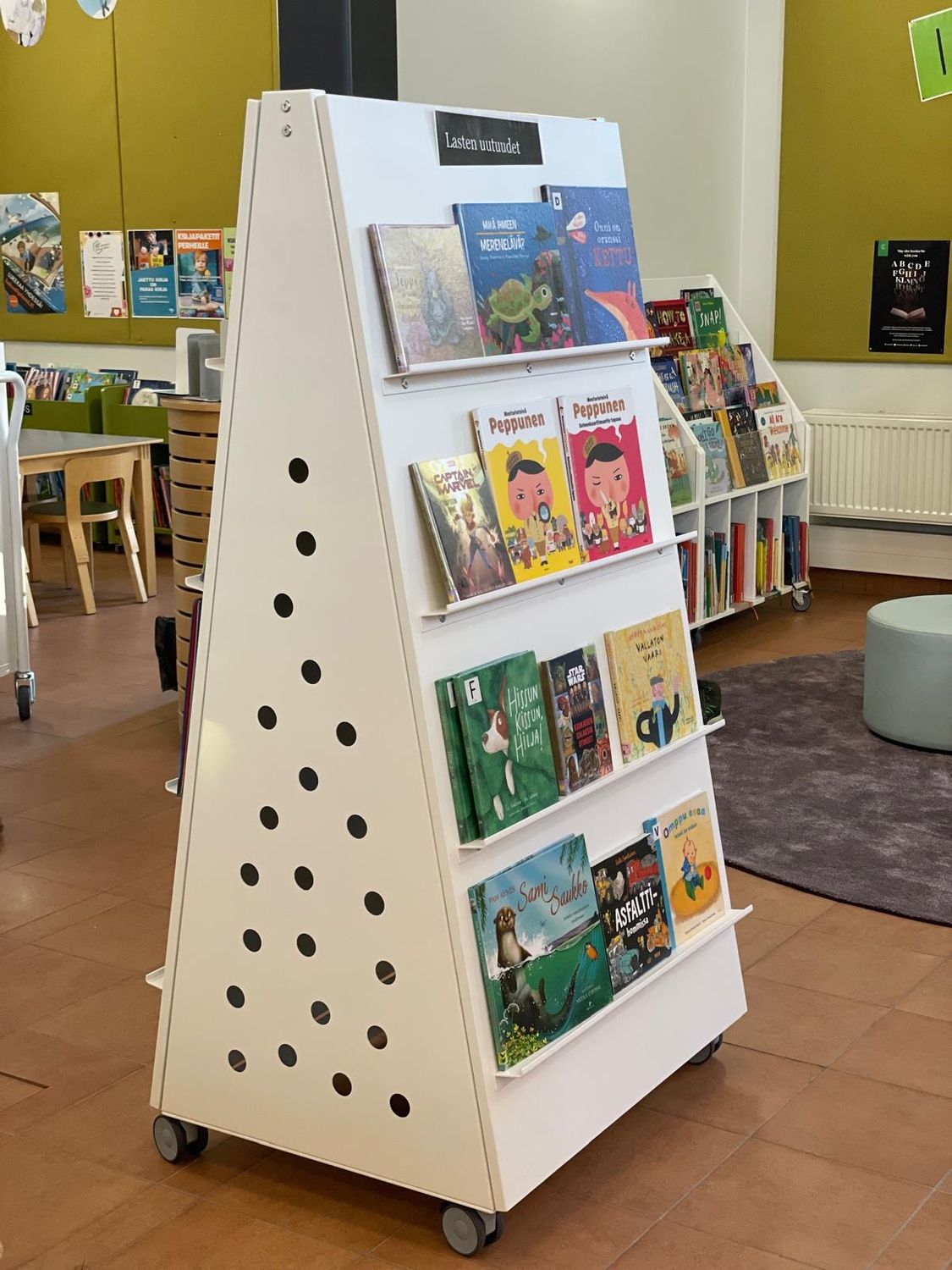 Markus esittelykaluste