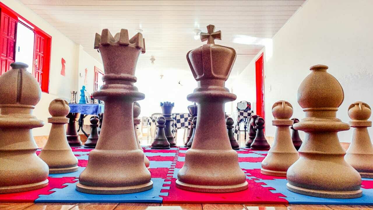 Jogo de xadrez e damas gigante