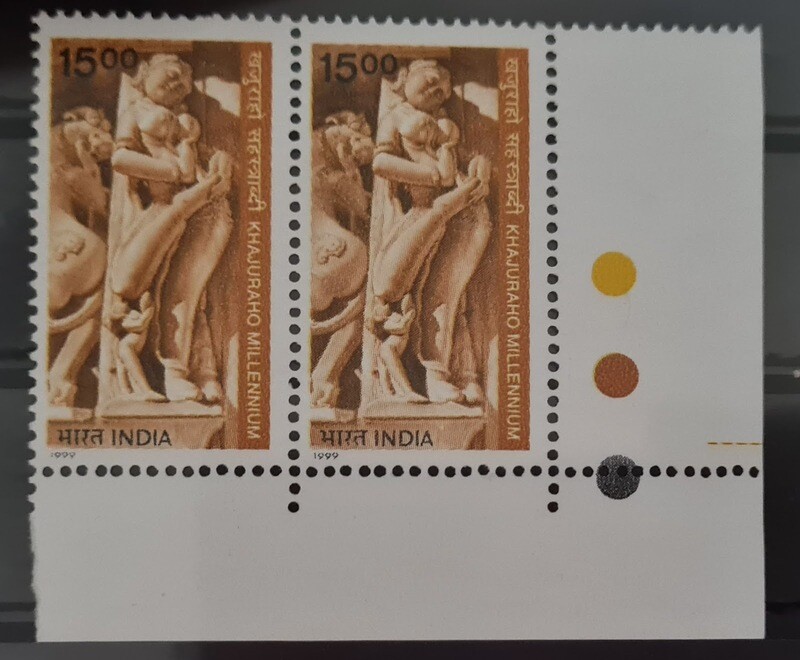 INDIA-MILLENARY OF THE KHAJURAHO TEMPLES 1999 MNH pair of stamps with traffic lights