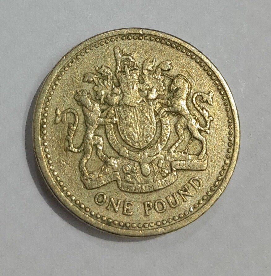 UNITED KINGDOM 1 POUND -ROYAL ARMS  1983