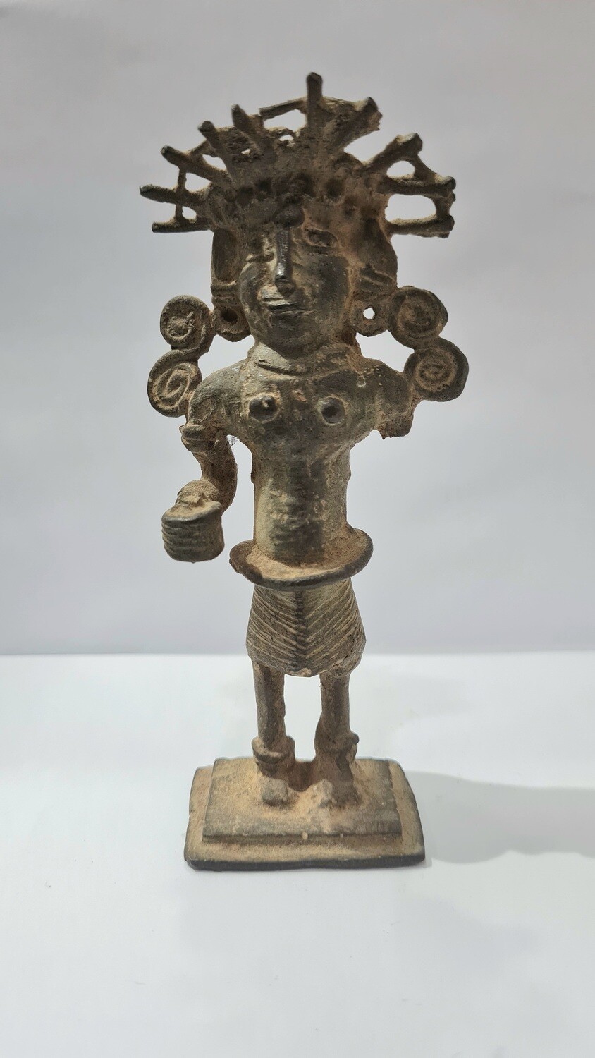 ANTIQUE BRONZE FIGURE