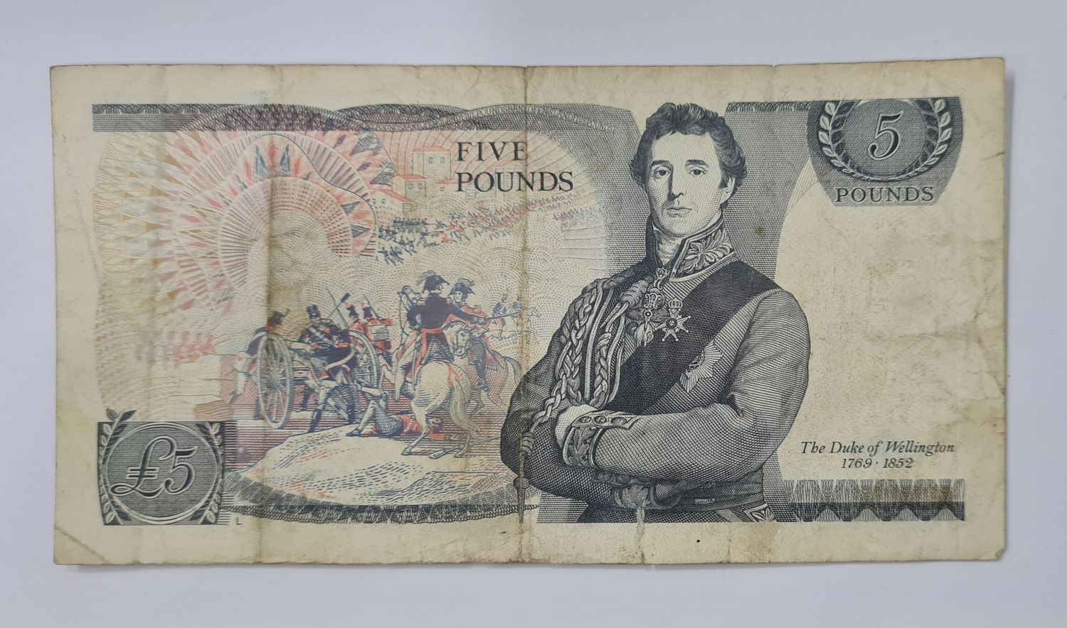ENGLAND-5 POUND-DUKE WELLINGTON-USED