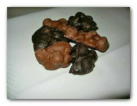 Raisin Pretzel Ball Cluster - 1 lb.