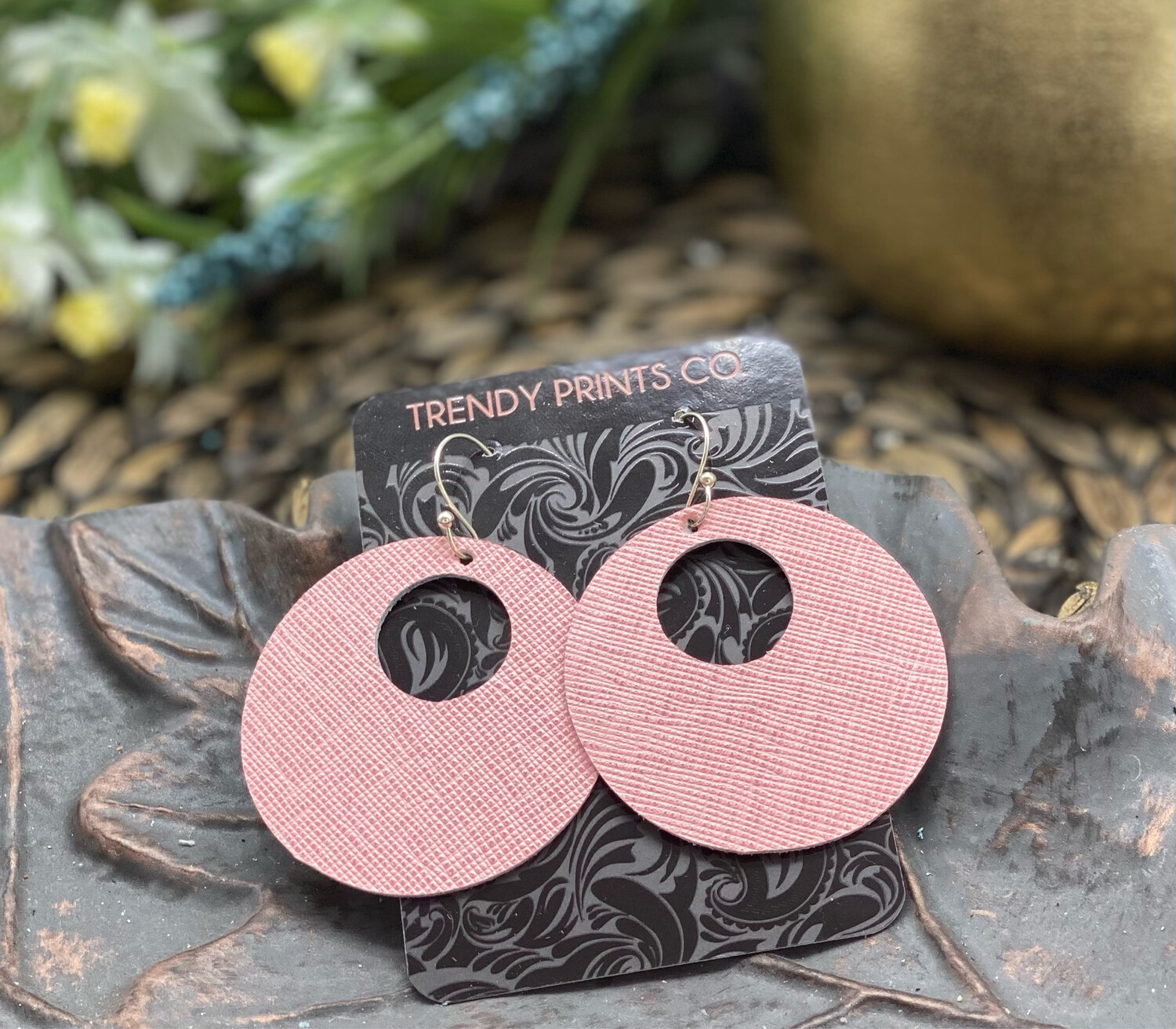 PINK SAFFIANO CIRCLE CUT OUT LEATHER EARRINGS