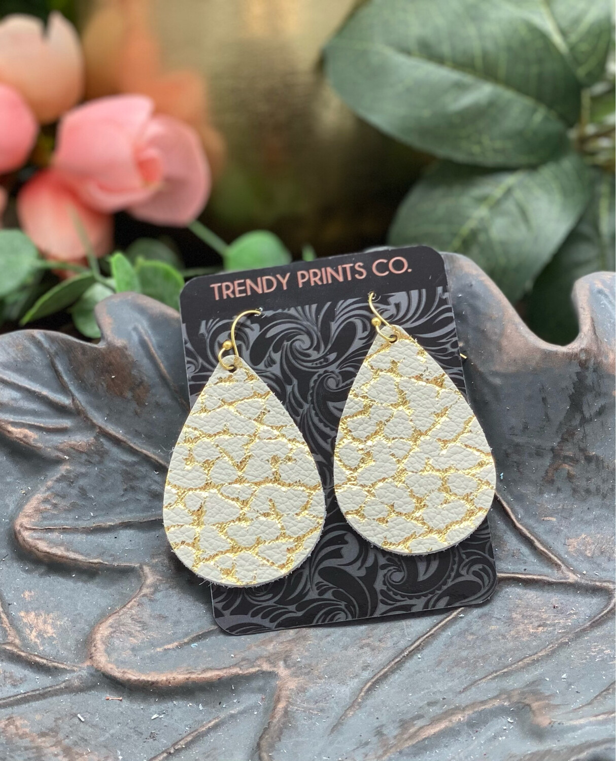 CRACKED GOLD ON IVORY POINTED TEARDROP LEATHER EARRINGS