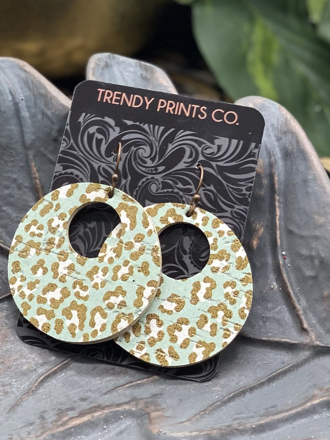 MINT GREEN LEOPARD CIRCLE CUT OUT CORK/LEATHER EARRINGS