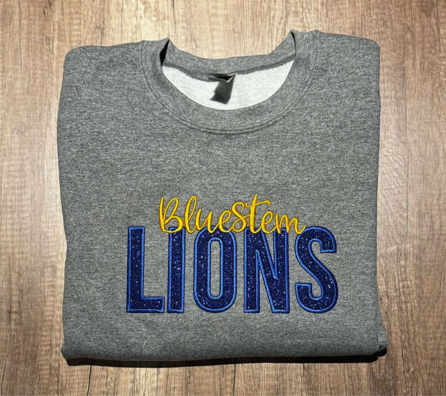 EMBROIDERED GLITTER BLUESTEM SWEATSHIRT