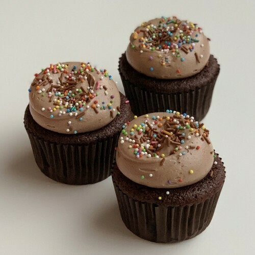 MILK CHOCOLATE SPRINKLES CUPCAKE