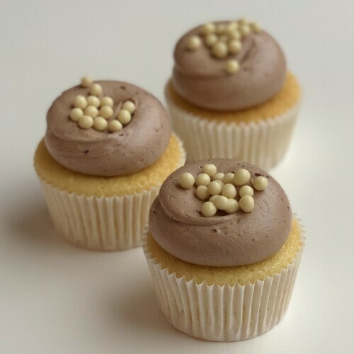 VANILLA MILK CHOCOLATE CUPCAKE