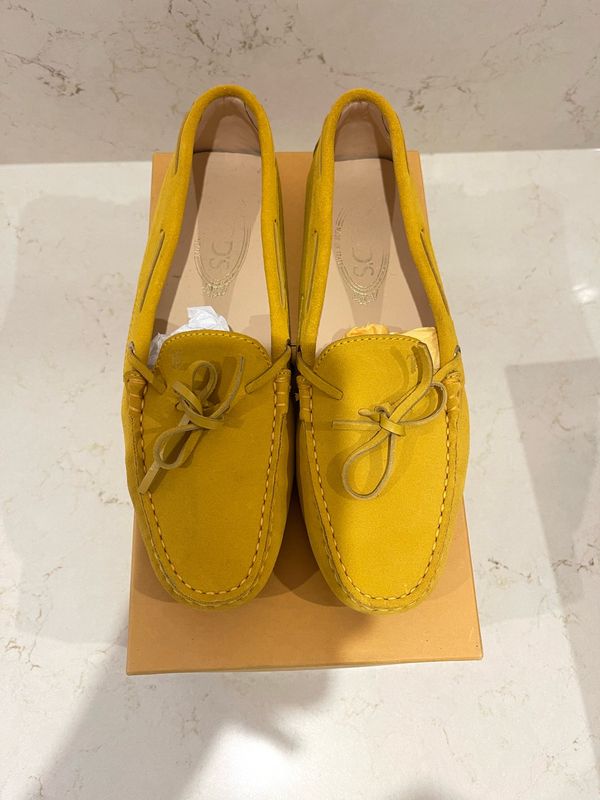 Mocassins gomino tods très bon état taille 38 . Ok 38,5 petit 39