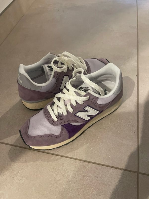 New balance 475 taille 39,5 ok 38,5 comme neuves portées une fois