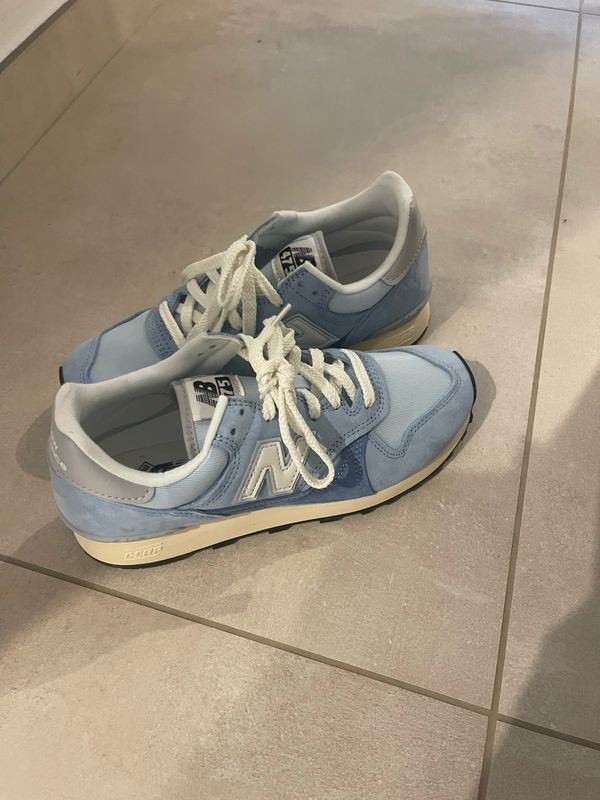 New balance 475 taille 39,5 ok 38,5 comme neuves portées une fois