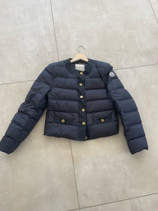 Veste matelassée Moncler taille 1 parfait état prix magasin 1200 euros