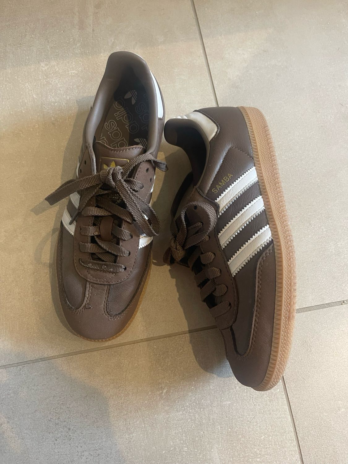 Adidas samba taille 39 1/3 ok 38,5 parfait état