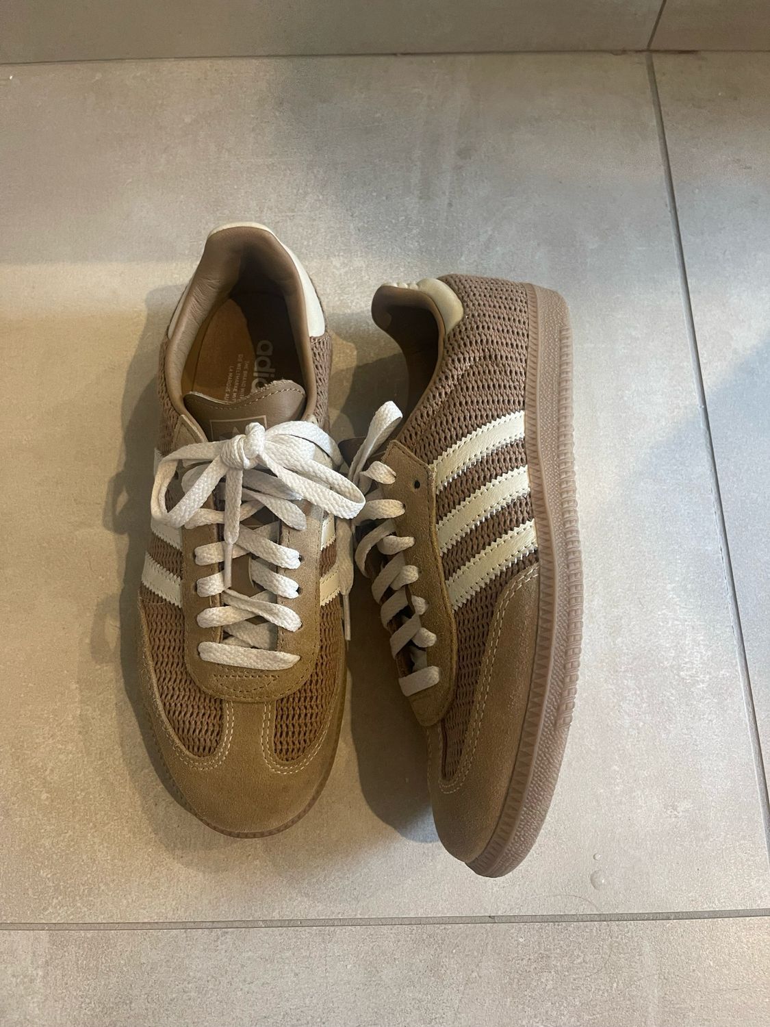 Adidas samba taille 39 1/3 ok 38,5 parfait état