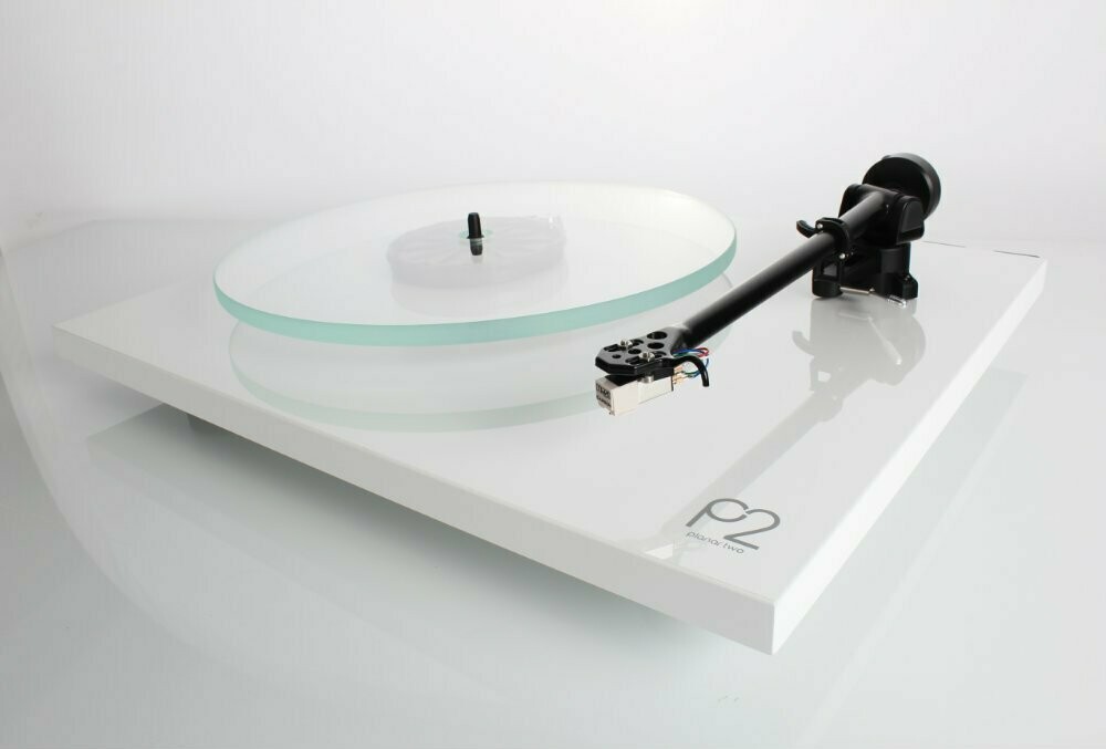 Rega Planar 2 Turntable - Gloss White Rega Planar 2 Turntable - Gloss White