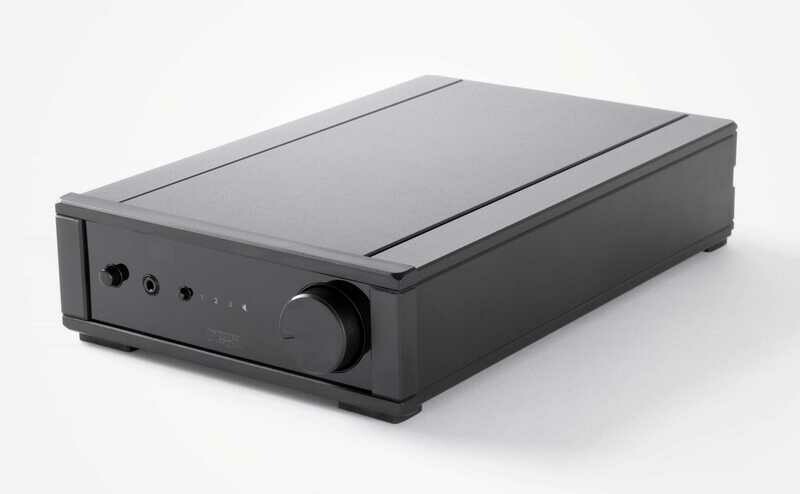 Rega IO Amplifier - Black