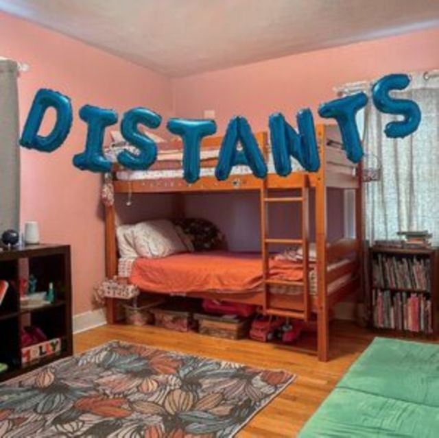 Distants
