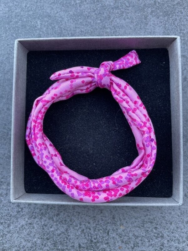 Modell PINK DOTS