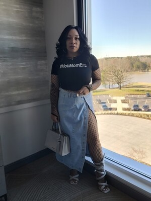#HotMomEra Crop Tee