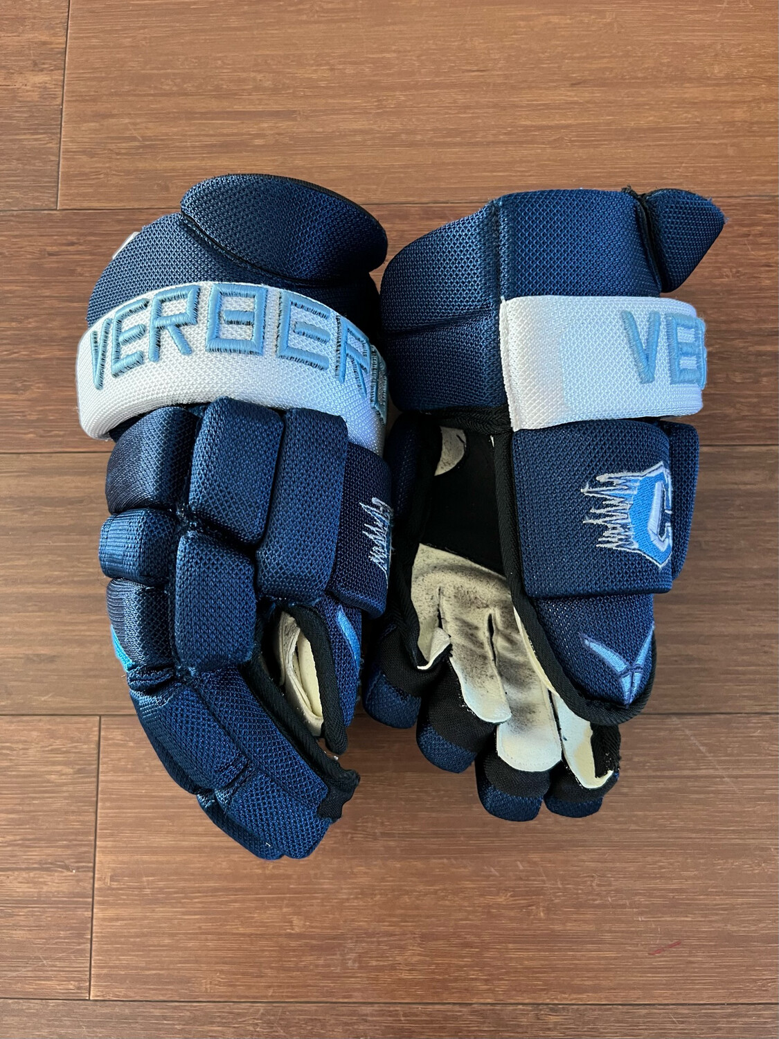 2022-23 CHILL Custom Verbero Hockey Glove