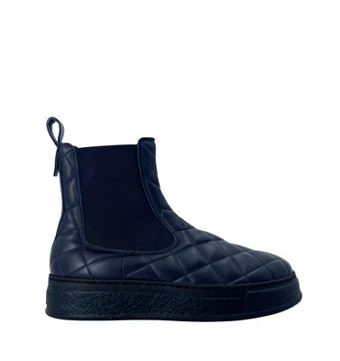 AGL Giuly beat Night