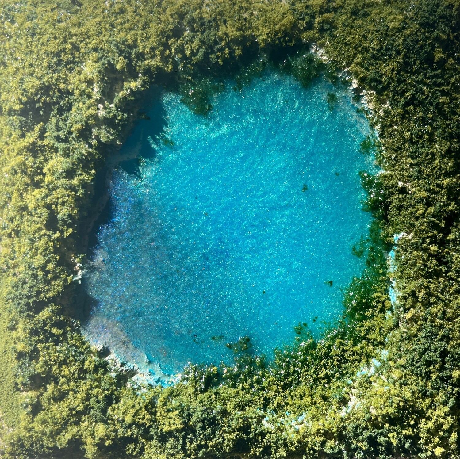 Aerial ocean painting inspired by satellite and drone imagery of the Bahamas #oceanpainting #aerialocean #coastlinepainting #oceanwavespainting #seascapepainting