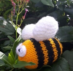 Buzz the Baby Bumblebee Knitting Pattern Buzz the Baby Bumblebee Knitting Pattern