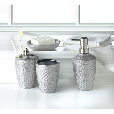 HAMMERED SILVER TEXTURE BATH SET by Accent Plus