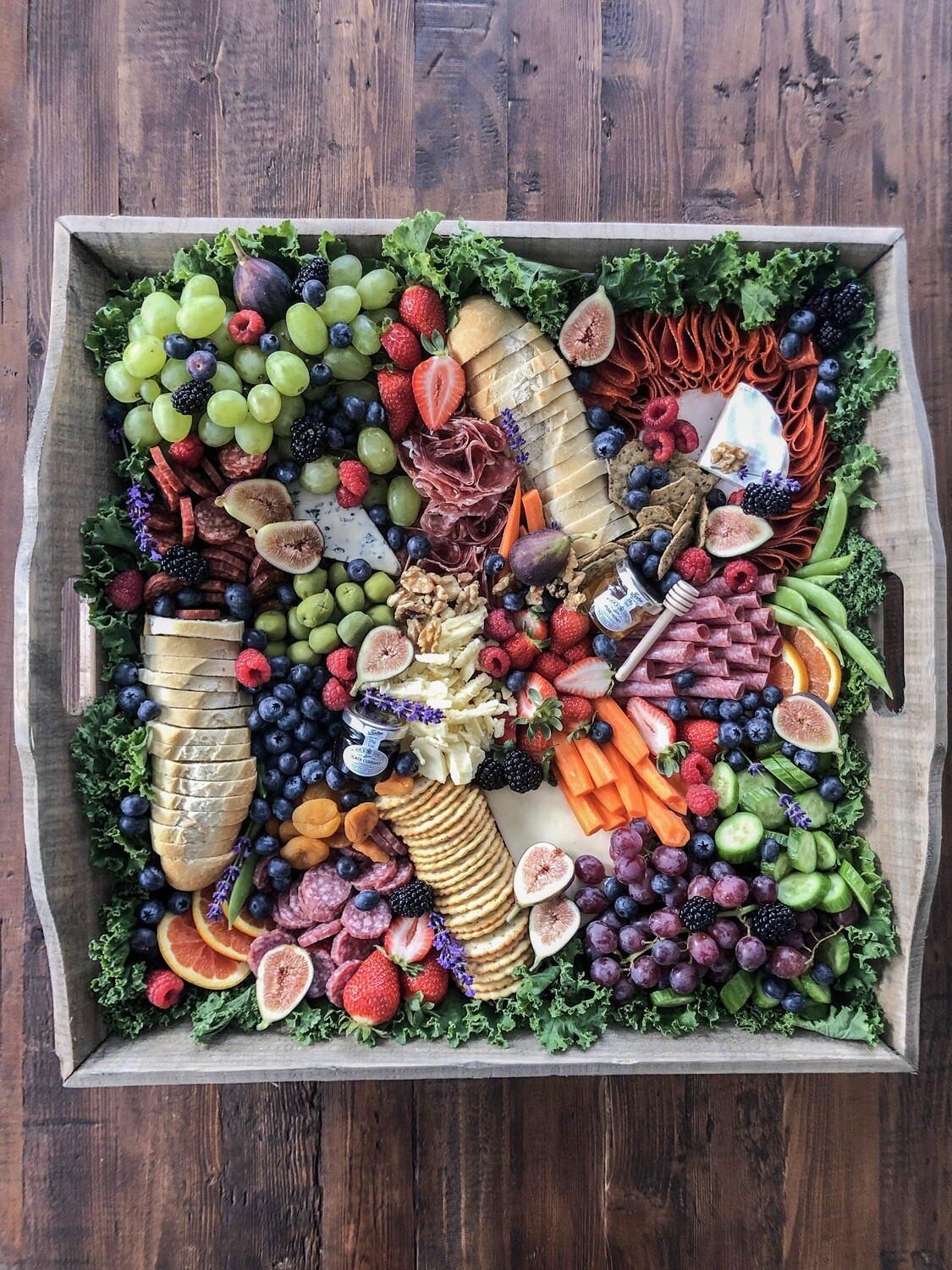 GRAZING TRAY EXTRA LARGE 22"X22"