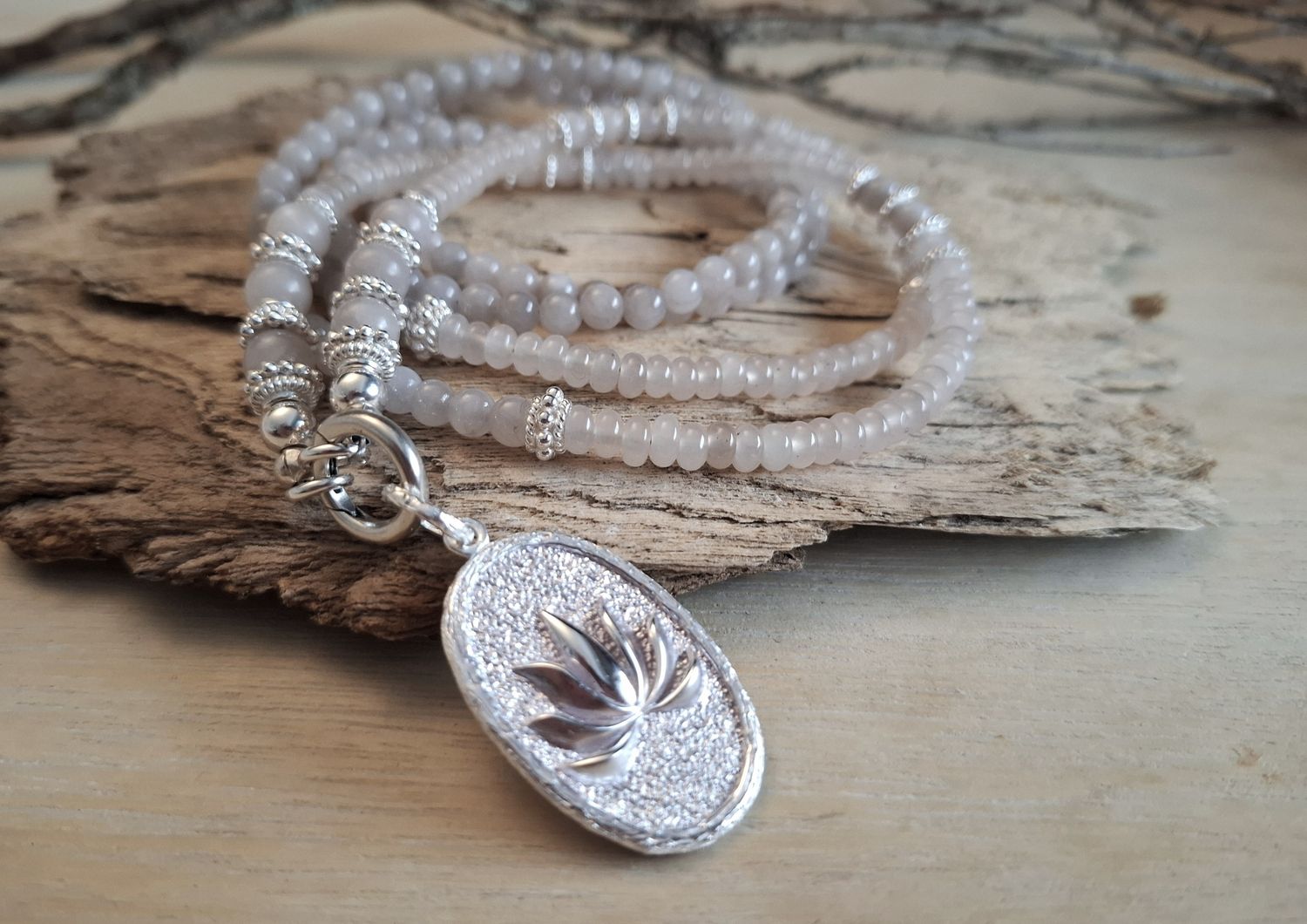 LOTUS - Jadekette - Sterling Silber - beigerosa