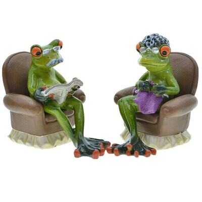 Oma & Opa Frosch auf dem Sofa