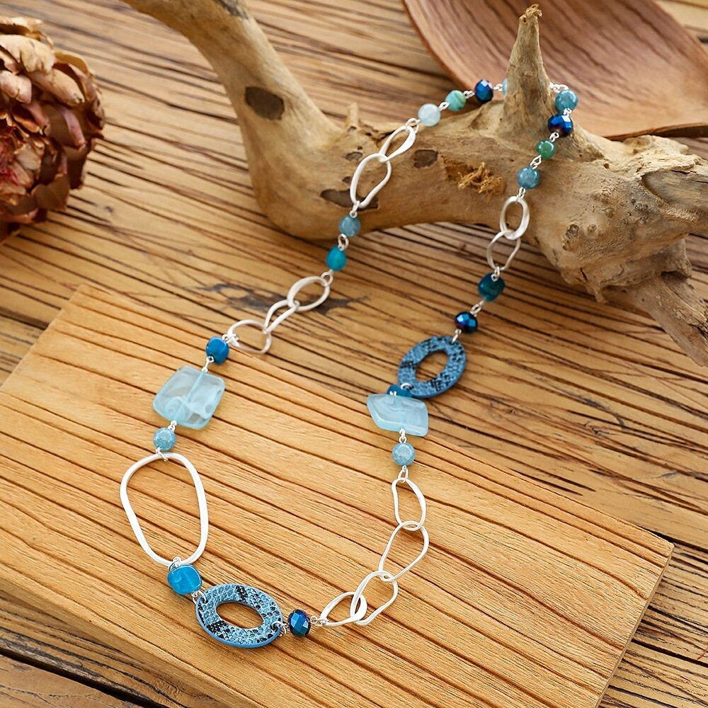 Halskette mit hochwertigem Metall blau