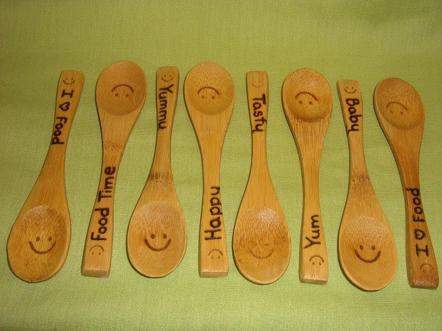 8 piece Personalized Bamboo Smiley Spoon set