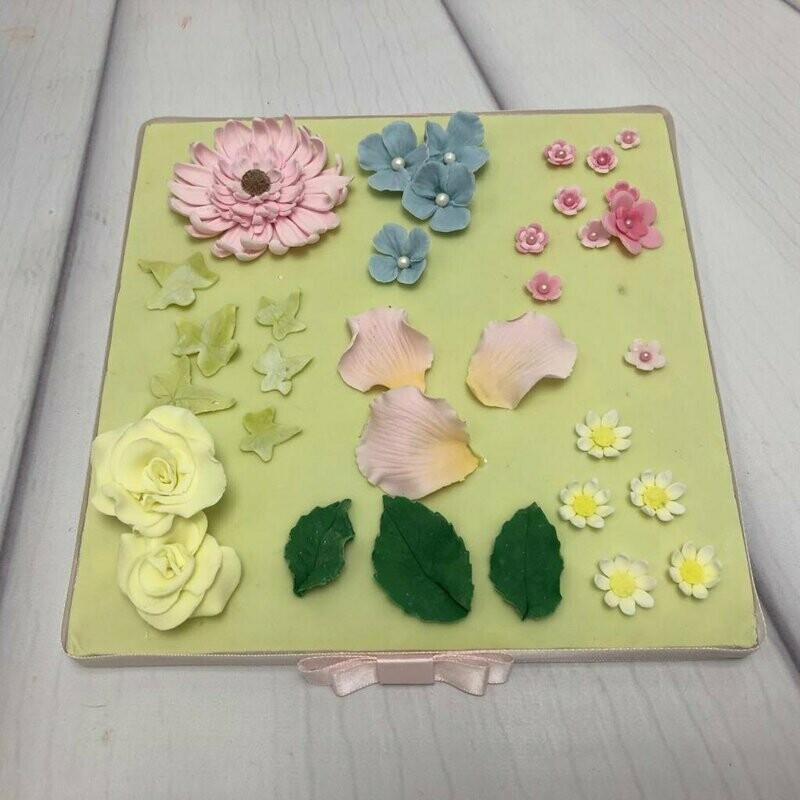 Flower Making Course: Simple Flowers Course  - Wednesday 10th June - 6.30pm to 9.30pm