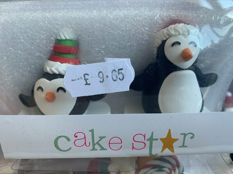 Cake Star clay-dough pair of Penguins Cake Star clay-dough pair of Penguins