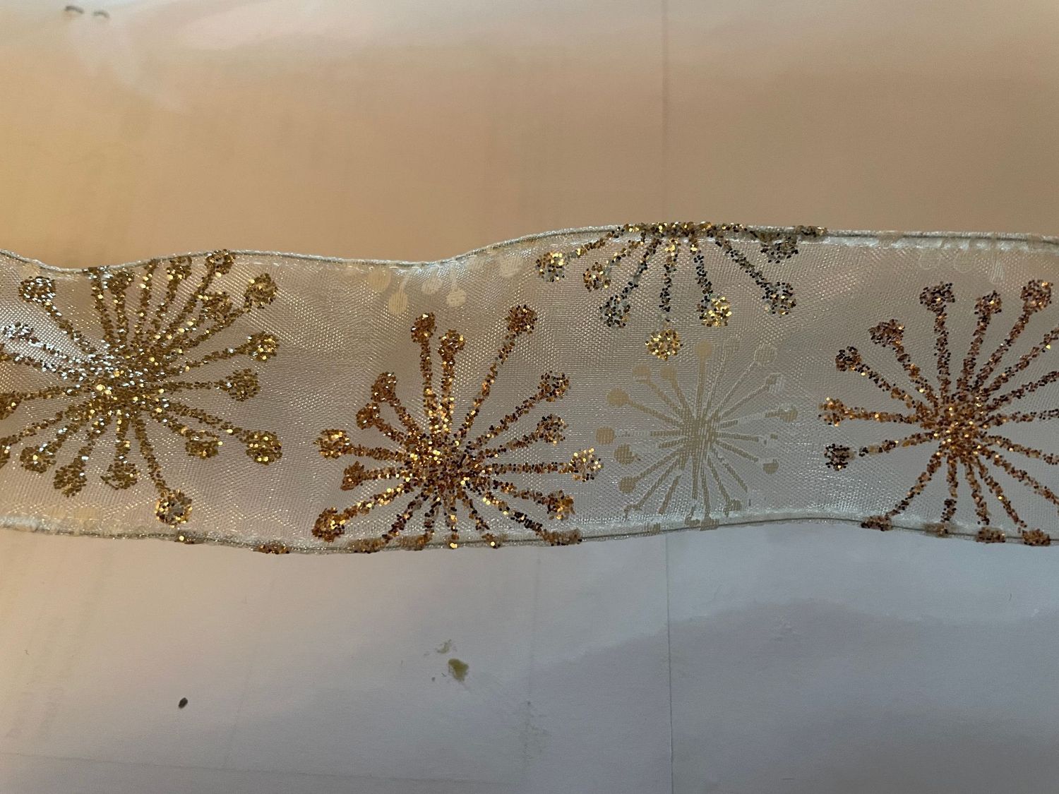 38mm Woven wired edge Silver/White Snowflakes design - x1m